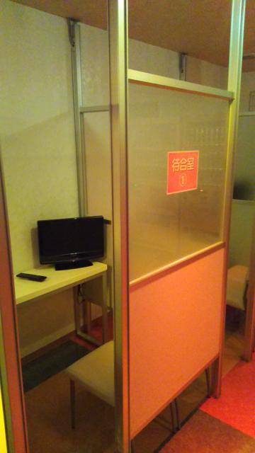 GOLF２厚木(厚木市/ラブホテル)の写真『401号室利用。待合室です。3Boxありました。』by キジ