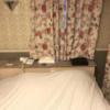 ホテルマーブル(品川区/ラブホテル)の写真『(205号室)ベッド』by こーめー
