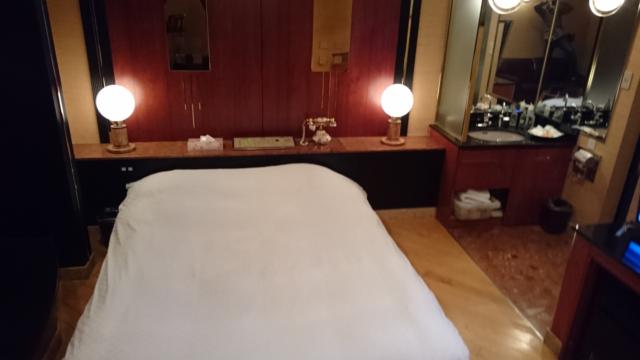 ラモード新宿(新宿区/ラブホテル)の写真『213号室　ベッド2』by ところてんえもん