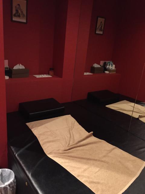 レンタルルーム どっと.com(墨田区/ラブホテル)の写真『4番の部屋。これで1000円なら満足です。部屋も綺麗だから、ムードもいい感じです。』by 日本語大辞典