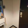アラウダリゾート国立(国立市/ラブホテル)の写真『315号室、入り口扉と自動精算機』by おむすび