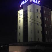 HOTEL ALTA （アルタ）(西尾市/ラブホテル)の写真『夜の外観』by まさおJリーグカレーよ
