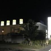 HOTEL Aines(牧之原市/ラブホテル)の写真『夜の外観』by まさおJリーグカレーよ