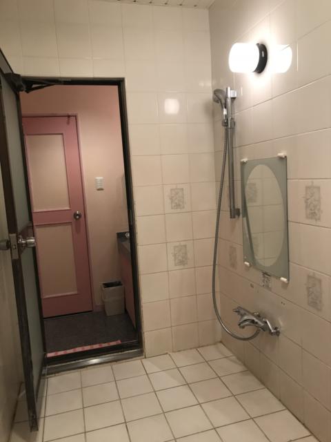 ラピア(新宿区/ラブホテル)の写真『407号室の浴室②』by 少佐