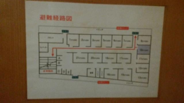 レンタルルーム ROOMS(新宿区/ラブホテル)の写真『10号室避難通路』by 上戸 信二