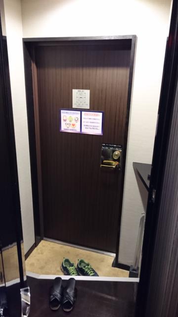 ホテルAVYSS(アビス)(新宿区/ラブホテル)の写真『505号室 入口』by ところてんえもん
