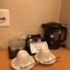 ホテル大山(新宿区/ラブホテル)の写真『102号室 コーヒー ポット 等』by クタクタボウイ