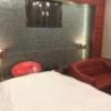 ホテル ZERO Ⅱ’(渋谷区/ラブホテル)の写真『213号室、室内、ベッド、ソファ』by ACB48