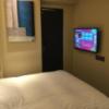 The calm hotel tokyo GOTANDA(品川区/ラブホテル)の写真『404号室、室内、ベッド、TV』by ACB48