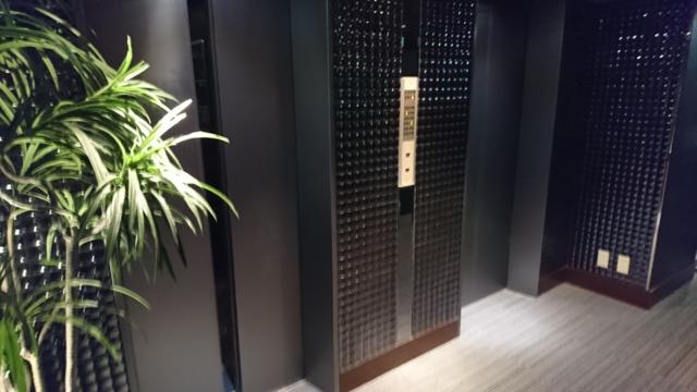 アラウダリゾート国立(国立市/ラブホテル)の写真『４階のエレベーターホール』by おむすび