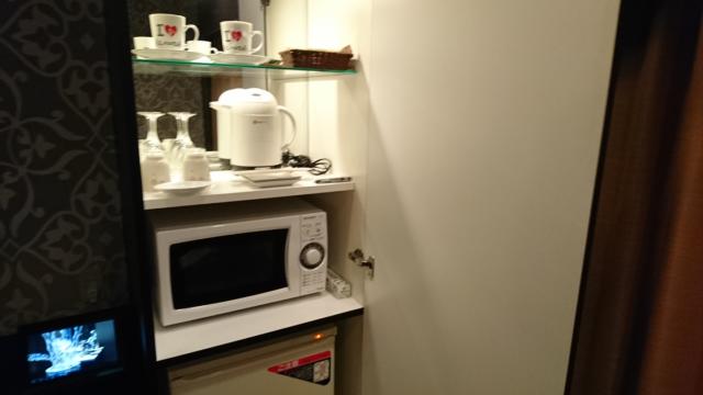 アラウダリゾート国立(国立市/ラブホテル)の写真『407号室、食器棚』by おむすび