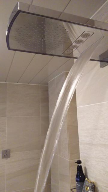 KNOWS HOTEL(ノウズホテル)(沼津市/ラブホテル)の写真『207号室利用、そしてそして打たせ湯もあります。凄い水量。』by キジ