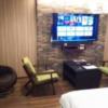 KNOWS HOTEL(ノウズホテル)(沼津市/ラブホテル)の写真『207号室利用、室内にも応接セットがあるんですよ。』by キジ