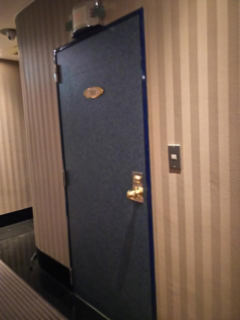 HOTEL Perrier(ペリエ)(新宿区/ラブホテル)の写真『311号室  玄関』by ルーリー９nine
