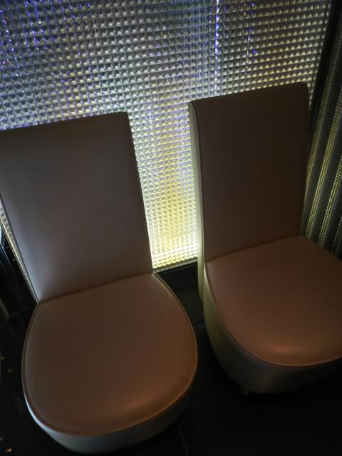 HOTEL Perrier(ペリエ)(新宿区/ラブホテル)の写真『一階ロビー  待合いスペース座席』by ルーリー９nine