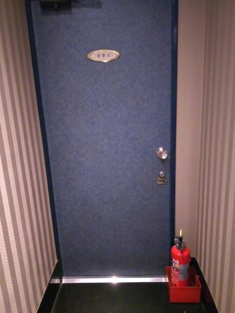 HOTEL Perrier(ペリエ)(新宿区/ラブホテル)の写真『三階非常口』by ルーリー９nine