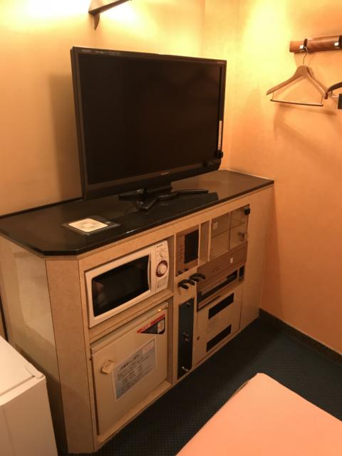 SUN PALACE(台東区/ラブホテル)の写真『（205号室）テレビ、設備等。コーヒー、紅茶などはありませんでした。』by こーめー