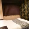 ホテル ピュア・アジアン(墨田区/ラブホテル)の写真『203号室（入口横から部屋奥）』by 格付屋