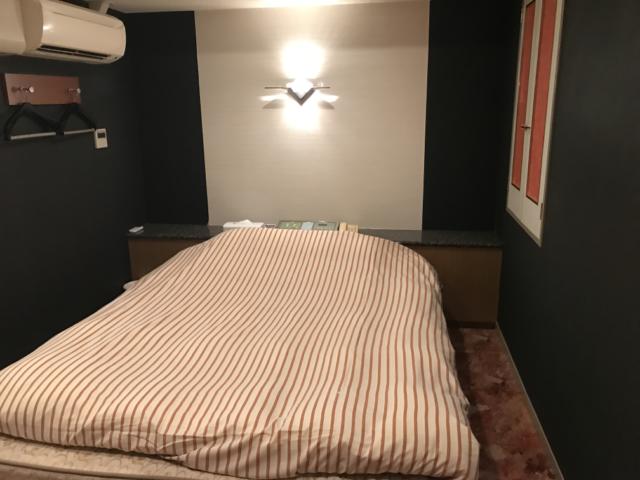 アイム(墨田区/ラブホテル)の写真『202号室ベッド』by 健介