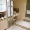 ホテル エリアス(豊島区/ラブホテル)の写真『205号室（入口横から洗面台および浴室方向です）』by 格付屋