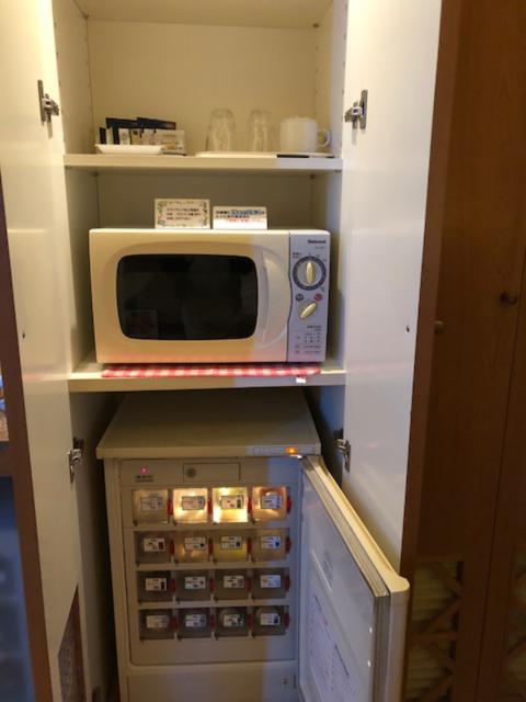 ニューヨーク(足立区/ラブホテル)の写真『403号室 システム冷蔵庫 電子レンジなどなど』by 来栖