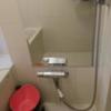 HOTEL RIO（リオ）(新宿区/ラブホテル)の写真『402号室 バスルーム 洗い場(2人だと狭い)』by なめろう