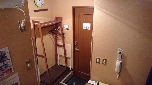 レンタルルーム アップル(港区/ラブホテル)の写真『3号室 奥から入口へ』by ところてんえもん