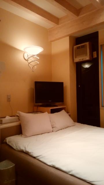 ホテルエーゲ海(荒川区/ラブホテル)の写真『203号室：ベッド』by オレの地雷を越えてゆけ！
