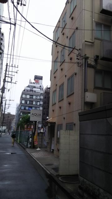 アクア横浜(横浜市西区/ラブホテル)の写真『昼の外観です。利用する気満々で行ったのに、満室だと断られました。(泣)』by キジ