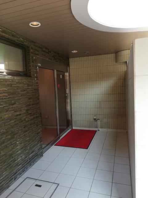 HOTEL SENSE（センス）(松山市/ラブホテル)の写真『昼入口』by ところてんえもん