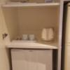 HOTEL NOI（ノイ）(可児市/ラブホテル)の写真『505号室 食器&amp;ポット&amp;インスタント飲み物&amp;持ち込み用冷蔵庫』by キセキと呼ぶ他ない