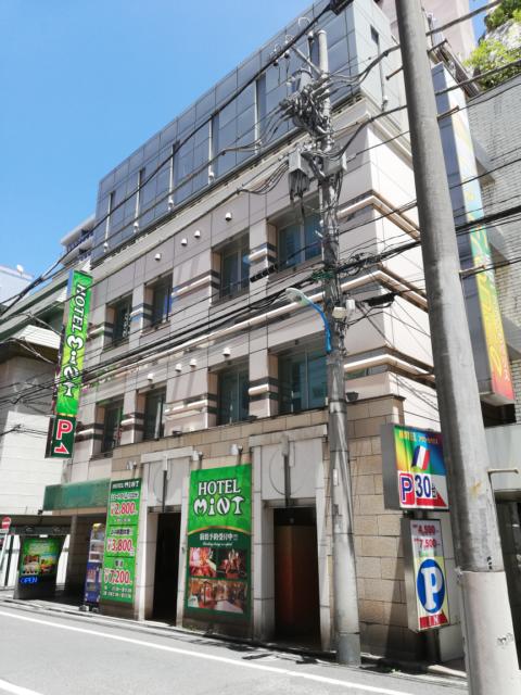 MINT Kabukichou(ミント歌舞伎町)(新宿区/ラブホテル)の写真『昼外観』by ところてんえもん