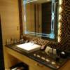 ホテルヴィクトリアコート関内(横浜市中区/ラブホテル)の写真『305号室 玄関から入って真っ直ぐ突き当たりの右手に洗面台』by なめろう
