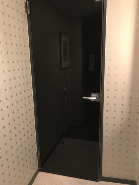 ベルナールホテル(静岡市葵区/ラブホテル)の写真『405号室  入口扉』by まさおJリーグカレーよ