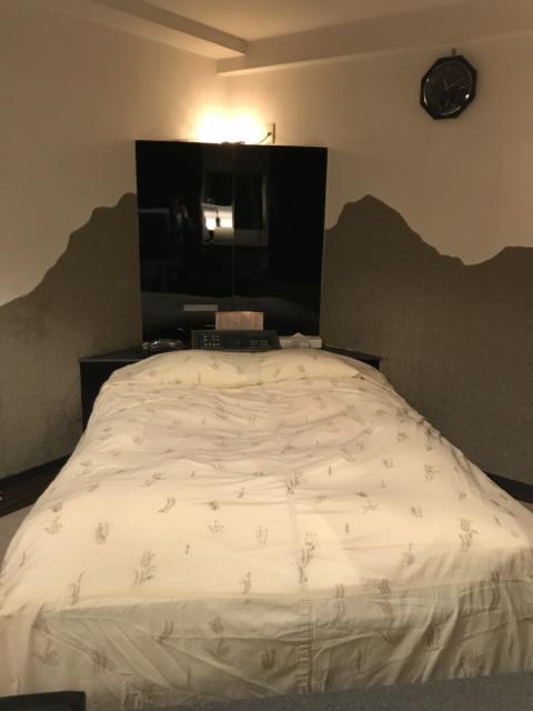 ベルナールホテル(静岡市葵区/ラブホテル)の写真『405号室  ベッド』by まさおJリーグカレーよ