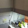 隠家(ajito) HOTEL555御殿場2(御殿場市/ラブホテル)の写真『37号室利用。ｼｬﾜｰや洗い場。アメニティはこんなで、浴室ミストサウナがあります。』by キジ