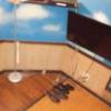プチホテルコスモス(荒川区/ラブホテル)の写真『104号室：ベッドの上から玄関を撮影(靴を端っこに置かないと扉が当たる／壁掛けテレビ／一応DVDがある)』by オレの地雷を越えてゆけ！