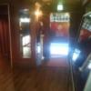 ホテル アジアンカラー(江戸川区/ラブホテル)の写真『１階ロビーのエレベータ前からの風景（右パネルの先が受付窓口、正面がホテル出入口）』by YOSA69