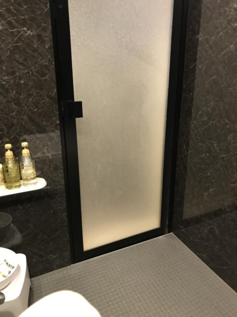ラピア(新宿区/ラブホテル)の写真『502号室の浴室③』by 少佐