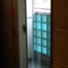 HOTEL Belta（ベルタ）(横浜市西区/ラブホテル)の写真『301号室利用。窓を開けると、ベランダがありました。まぁ、非常口でしょうけど。』by キジ