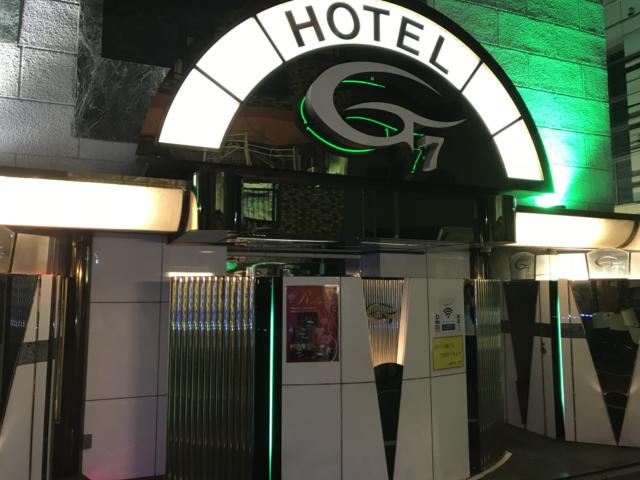 HOTEL Ｇ-７(新宿区/ラブホテル)の写真『夜の外観』by 夢幻人