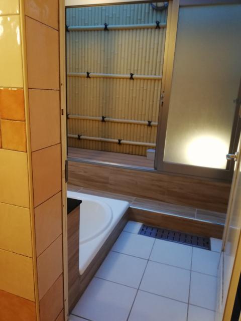 ホテル アテネ(柏市/ラブホテル)の写真『612号室　屋外浴槽4』by ところてんえもん