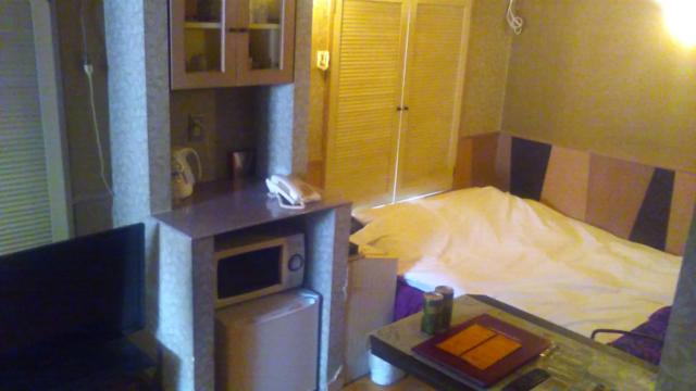 サンレモ(新宿区/ラブホテル)の写真『305号室　ベッドからテレビは見れません』by くんにお