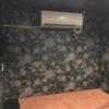 レンタルルーム 海の幸(荒川区/ラブホテル)の写真『（8号室）ベッド上のエアコン。部屋も大きくないのでしっかりと涼しくなります。』by こーめー
