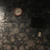 レンタルルーム 海の幸(荒川区/ラブホテル)の写真『（8号室）ベッド上の壁です。時計とハンガーかけです。』by こーめー