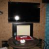 HOTEL 絆（きずな）(台東区/ラブホテル)の写真『402号室　テレビとミニテーブル』by nognog