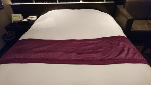 アラウダリゾート国立(国立市/ラブホテル)の写真『510号室、ベッド』by おむすび