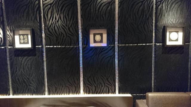 アラウダリゾート国立(国立市/ラブホテル)の写真『510号室、壁飾り』by おむすび