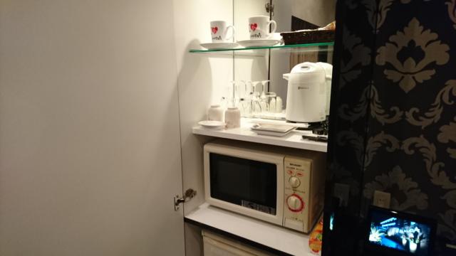 アラウダリゾート国立(国立市/ラブホテル)の写真『510号室、食器棚』by おむすび