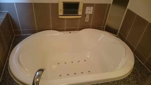 HOTEL D(川越市/ラブホテル)の写真『215号室 浴槽』by クーヘン